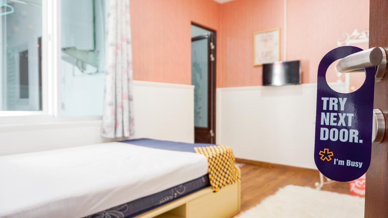 Vaccinated Staff - Spot On 2053 Granada Syariah Home Stay باندونج المظهر الخارجي الصورة