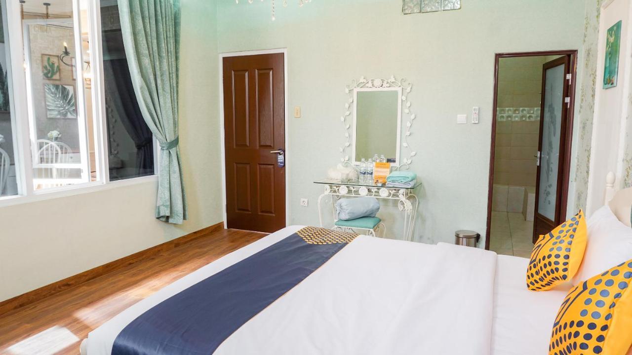 Vaccinated Staff - Spot On 2053 Granada Syariah Home Stay باندونج المظهر الخارجي الصورة